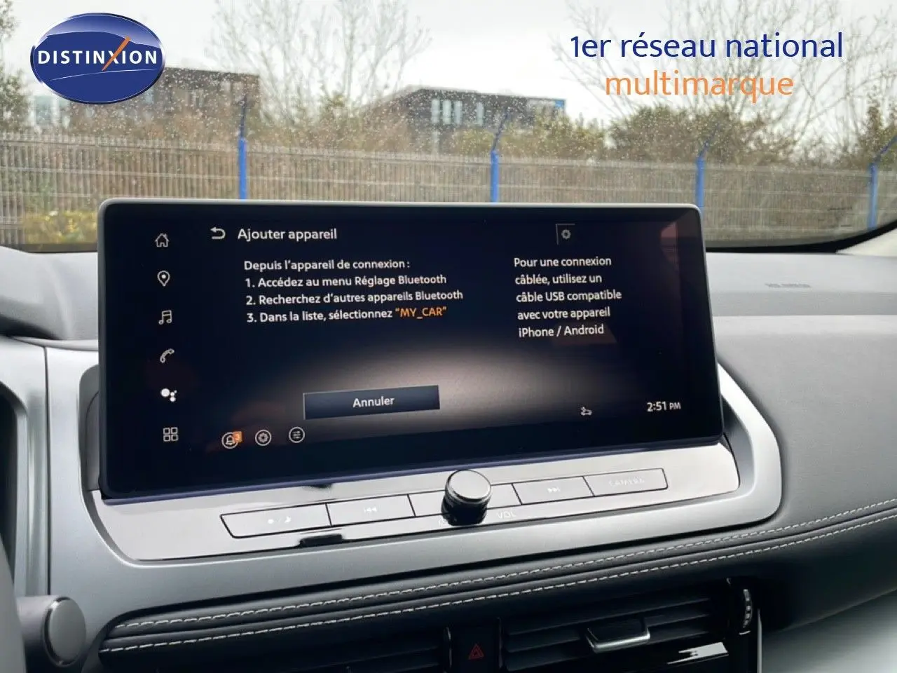 Écran tactile central du tableau de bord du Nissan Qashqai 2025 gris squale metal, affichant le menu Bluetooth.