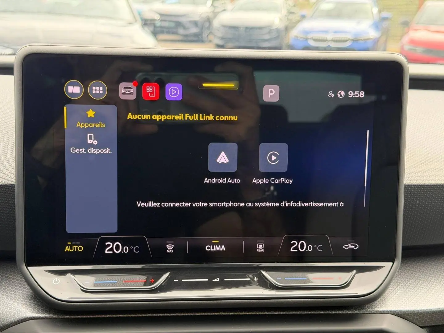 Écran tactile central de la SEAT LEON 2.0 TDI 115ch STYLE XL affichant les options Android Auto et Apple CarPlay.