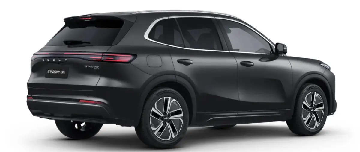 Vue 3/4 arrière droite du SUV Geely STARRAY PRO noir, avec feux arrière LED reliés et jantes stylisées.