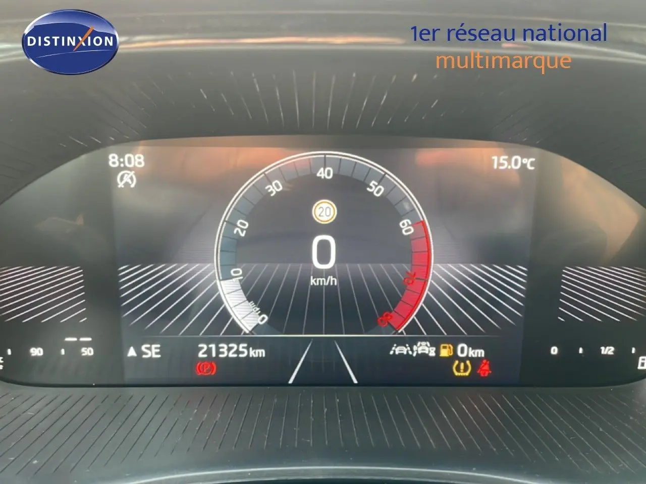 Affichage numérique du tableau de bord de la Skoda Fabia 2025, montrant la vitesse à 0 km/h et 21 325 km au compteur.