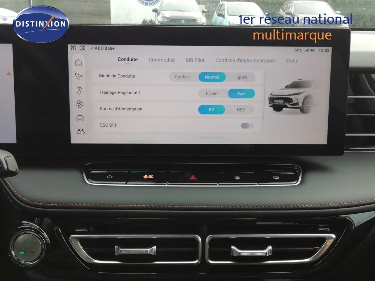 Écran tactile central du tableau de bord du MG MOTOR EHS 1.5T PHEV 272CH Luxury affichant les modes de conduite.