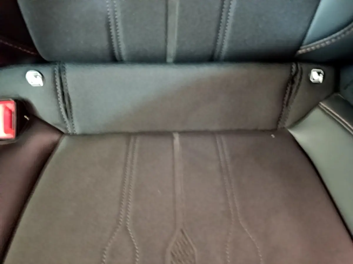 Gros plan sur l'assise arrière noire du siège du CUPRA Formentor 2.0 TDI 150ch Business Edition 2023.