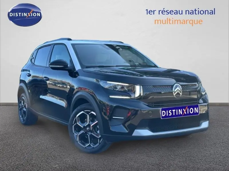 Citroën C3 2025 noir Perla Nera vue 3/4 avant avec jantes distinctives et calandre moderne.