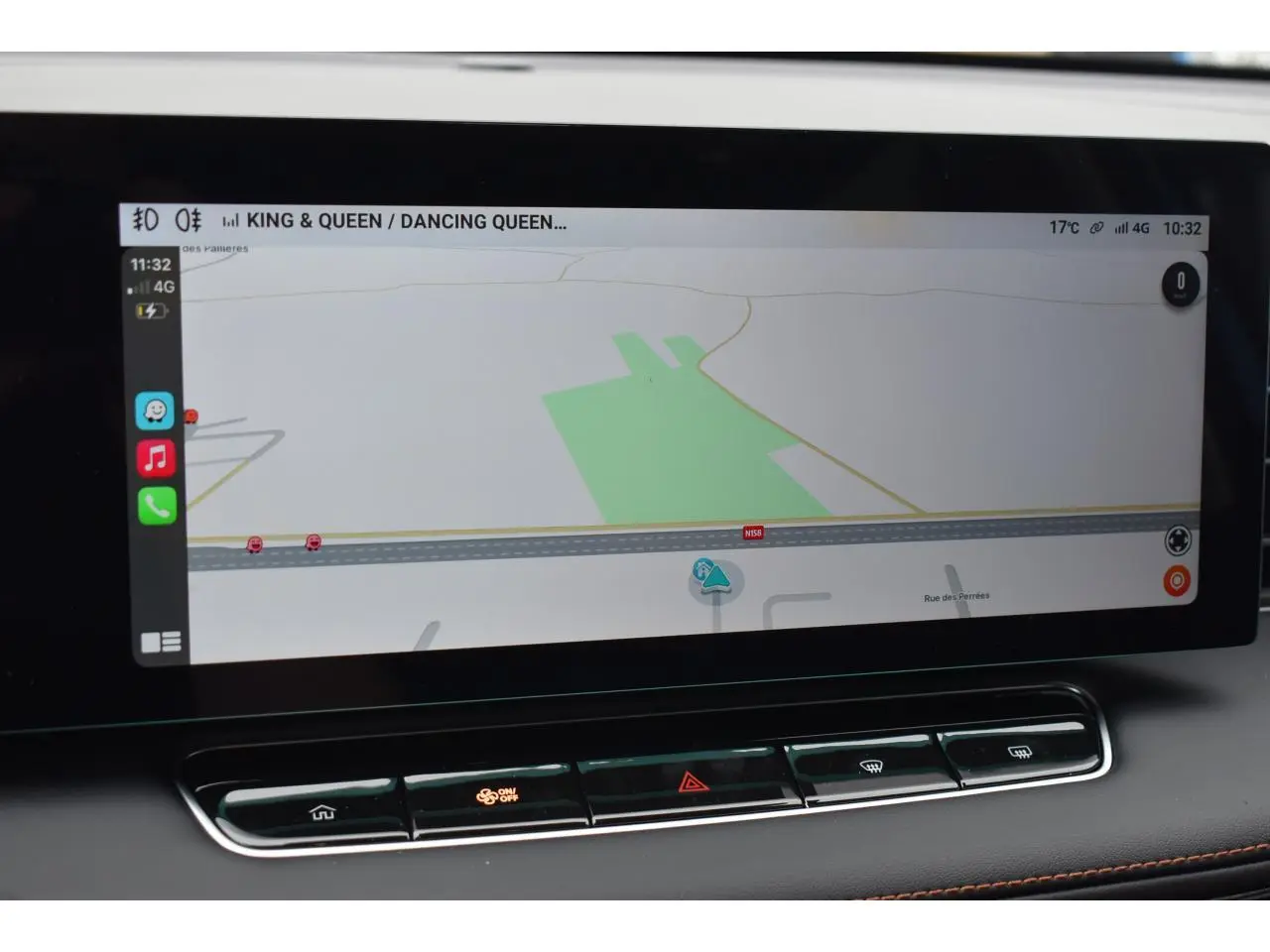 Écran tactile central du MG Motor EHS 1.5 Hybrid+ 224 ch Luxury 2026, affichant la navigation GPS en intérieur.