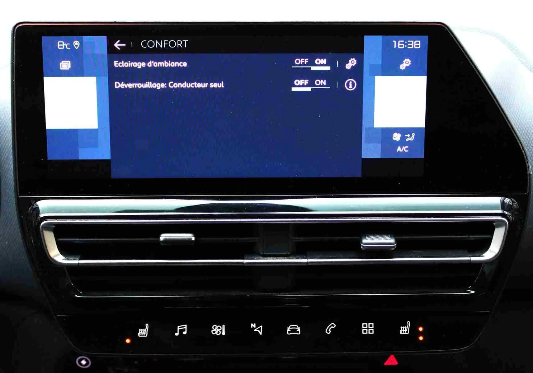 Écran tactile central du Citroën C5 Aircross gris platinium, affichant les réglages de confort et climatisation.