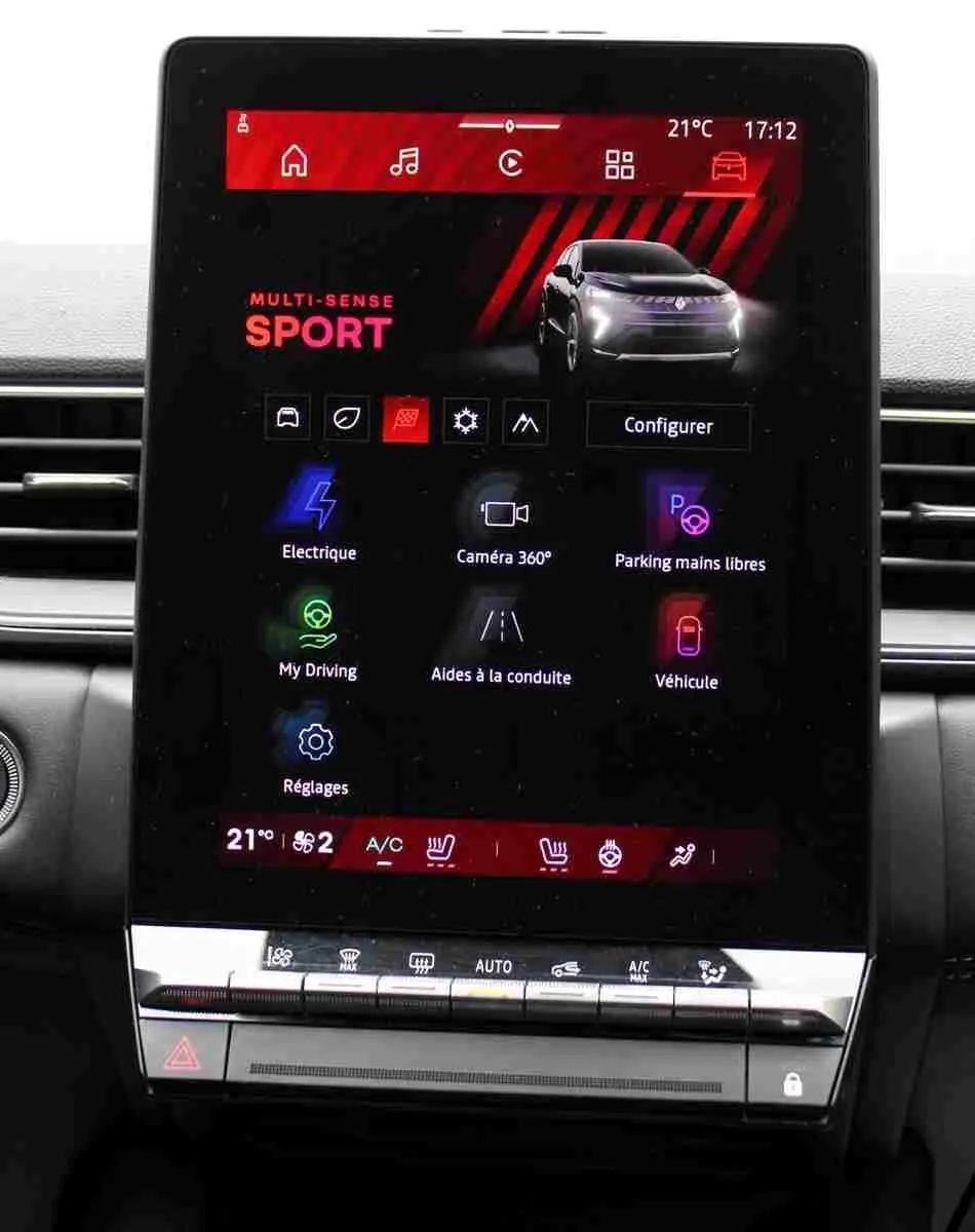 Écran tactile central du tableau de bord du Renault Symbioz 2025 affichant le mode Multi-Sense Sport et diverses options de conduite.