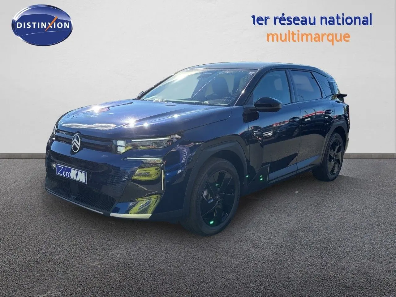Citroën C5 Aircross Hybrid bleu Eclipse métal avec toit noir, vue 3/4 avant droit sur fond neutre.