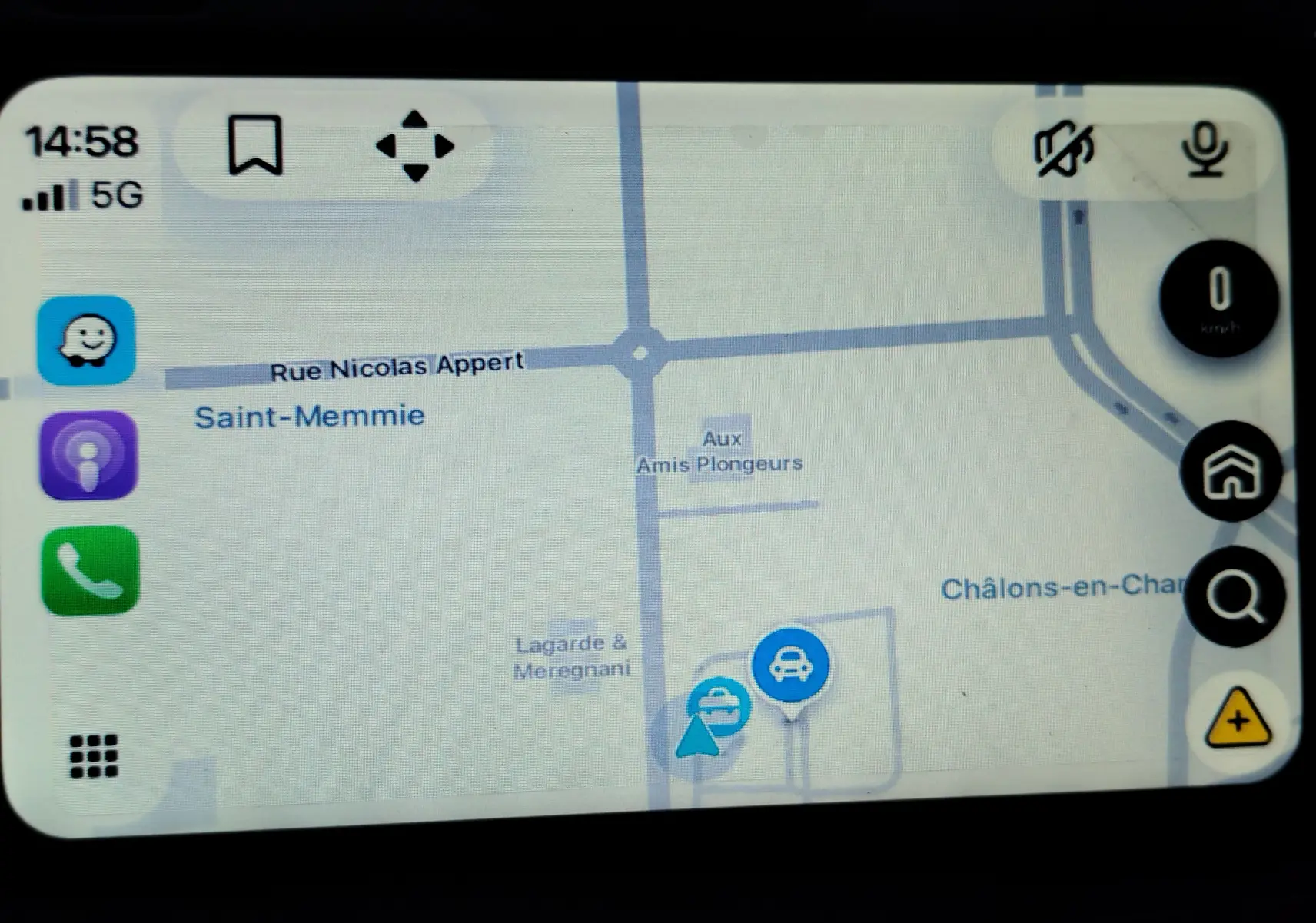 Écran de navigation GPS affichant une carte avec la localisation autour de Saint-Memmie, interface moderne et claire.