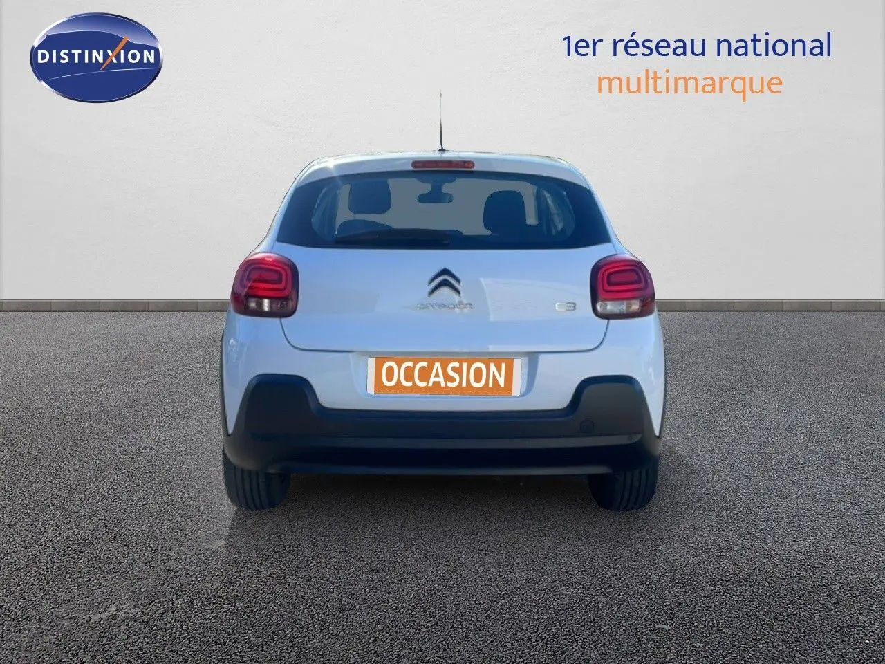 Vue arrière d'une Citroën C3 blanche Banquise de 2020 avec feux arrière arrondis et plaque "OCCASION".