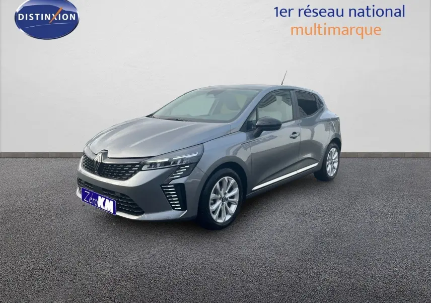 Renault Clio TCe 90ch X-Tronic gris schiste métal vue 3/4 avant avec feux LED et jantes biton 16 pouces.