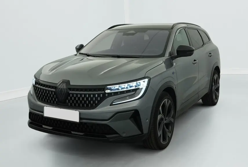 Renault Espace E-Tech gris schiste en 3/4 avant droit avec calandre damier et feux LED distinctifs
