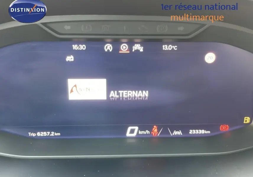 Affichage numérique du tableau de bord du SEAT Arona 2025, montrant la vitesse à 0 km/h et l'odomètre à 23 339 km.