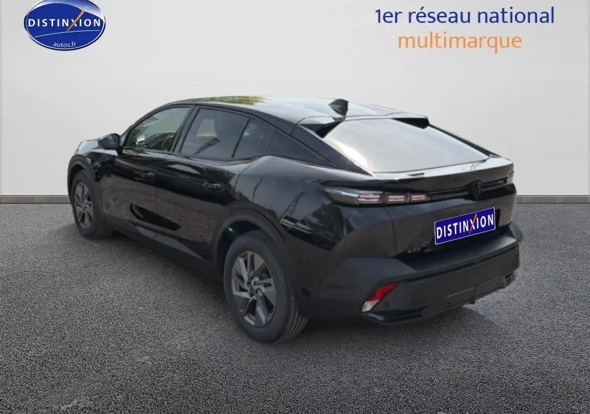 Vue 3/4 arrière droite d'une Peugeot 408 Hybrid 136 allure e-dcs6 bleu foncé avec feux arrière LED distinctifs.