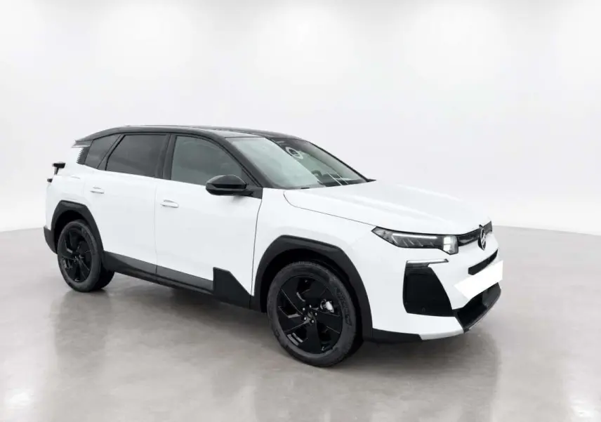 Vue 3/4 avant gauche du Citroën C5 Aircross Hybrid blanc avec toit noir et jantes noires en alu 19 pouces.