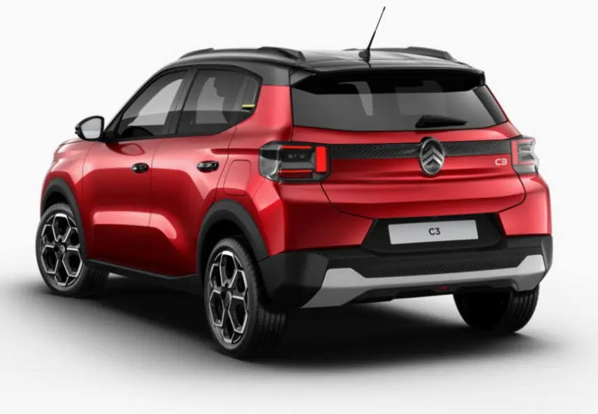 Vue 3/4 arrière droite d'une Citroën C3 hybride rouge avec toit noir et jantes au design hexagonal.