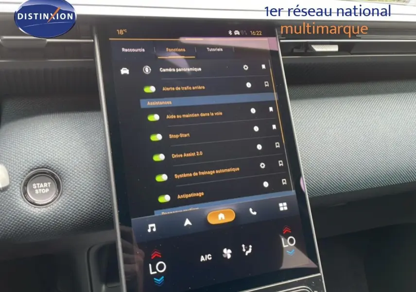 Vue rapprochée de l’écran tactile central du Citroën C5 Aircross 2026, affichant les options d’assistance et climatisation.