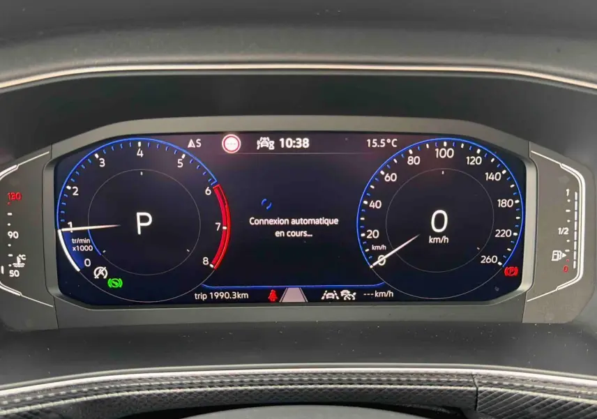 Affichage numérique du combiné d'instruments du Volkswagen T-Cross 2025, avec compte-tours et vitesse à 0 km/h.