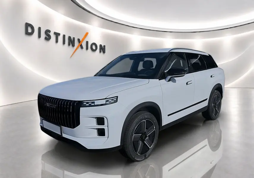 SUV JAECOO J7 blanc kaki en vue 3/4 avant droit, avec calandre noire verticale et toit noir brillant.