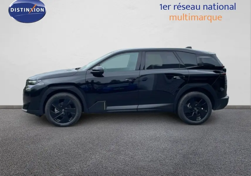 Profil latéral gauche d'un Citroën C5 Aircross noir Perla Nera métallisé avec jantes noires et vitres teintées.