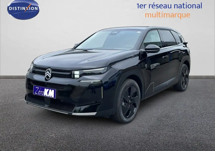 SUV Citroën C5 Aircross noir Perla Nera, vue 3/4 avant droit, avec jantes noires et calandre moderne.