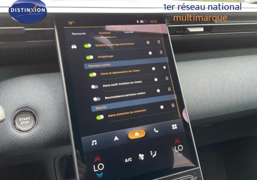 Vue rapprochée de l’écran tactile central du Citroën C5 Aircross 2026, affichant les réglages d’aide à la conduite.