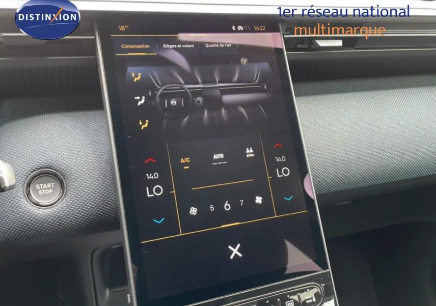 Écran tactile central de la Citroën C5 Aircross 1.2 Hybrid 145ch en vue rapprochée, avec bouton Start/Stop visible.