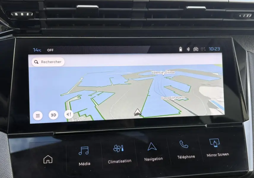 Écran tactile central 10 pouces du Peugeot 308 Bleu Obsession affichant la navigation GPS en mode 3D.