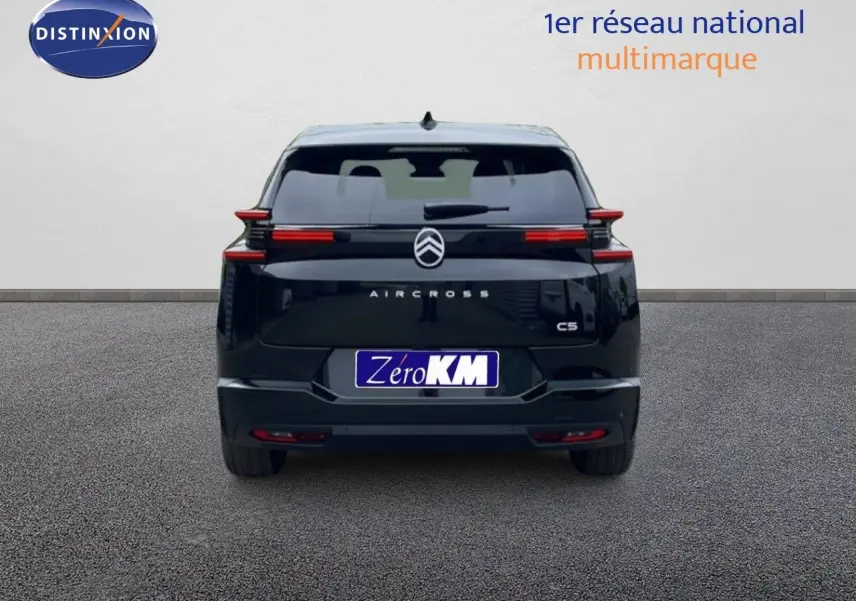 Vue arrière du Citroën C5 Aircross noir Perla Nera 2026 avec feux LED horizontaux et logo centré.