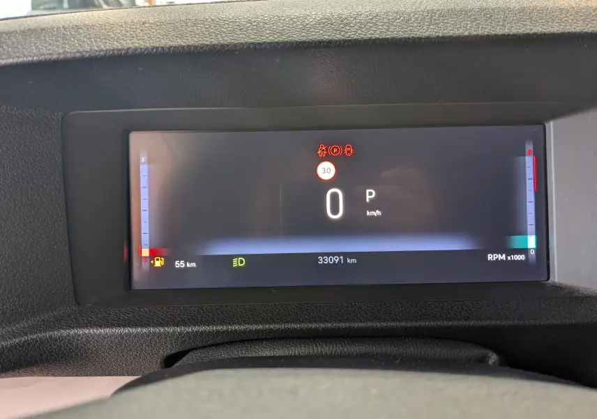 Affichage numérique du tableau de bord du Fiat Scudo Fourgon XL 145 EAT8, indiquant 0 km/h et 33 091 km au compteur.