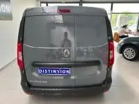 Vue arrière d'un Renault Express Van gris 2021 avec porte latérale coulissante et logo Renault visible.