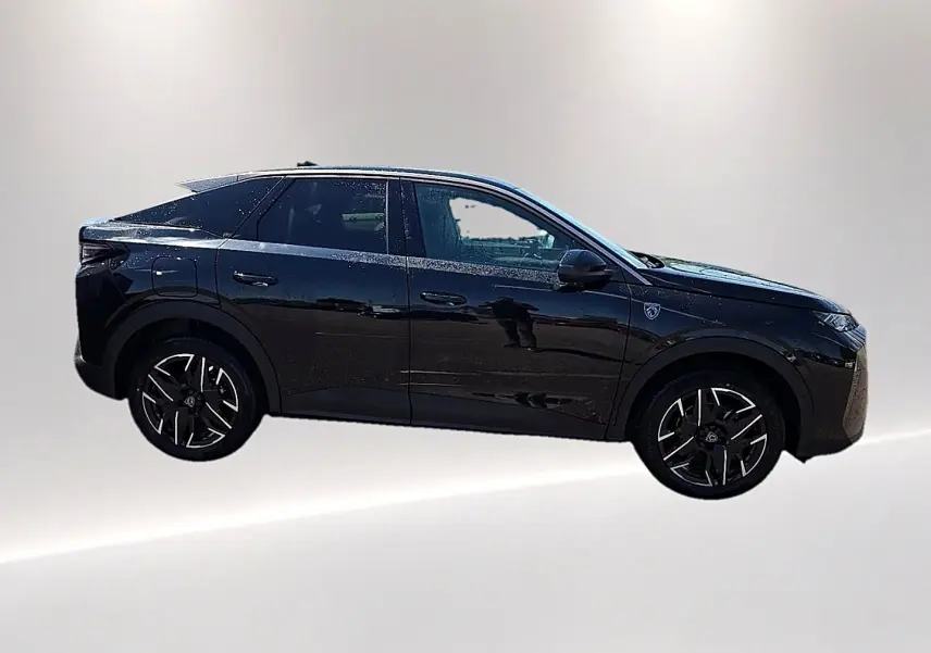 Peugeot 3008 noir en profil droit, mettant en valeur ses jantes alliage et lignes dynamiques.