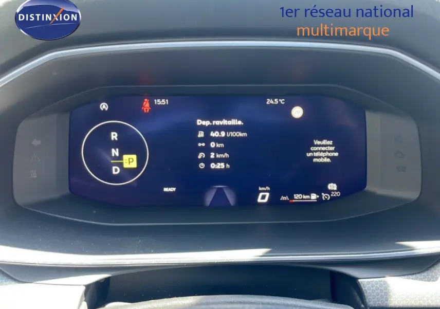 Affichage numérique du tableau de bord de la SEAT LEON 2025, montrant la vitesse à 0 km/h et la boîte auto en position parking.