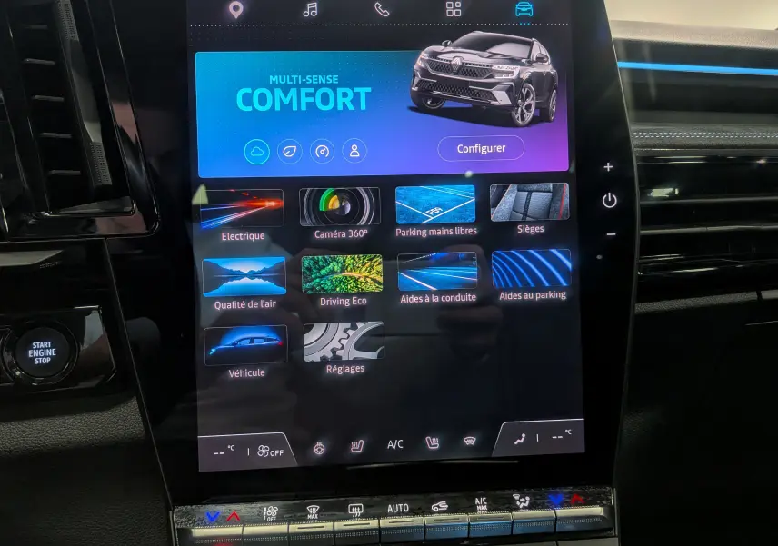 Écran tactile central du Renault Austral E-Tech hybrid 200 Iconic esprit Alpine affichant le mode Multi-Sense Comfort.