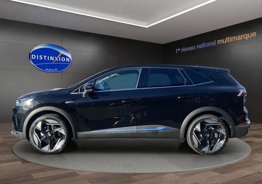 Profil côté gauche d'un Renault SYMBIOZ noir étoile 2025 avec jantes alliage 19 pouces et toit panoramique Solarbay.