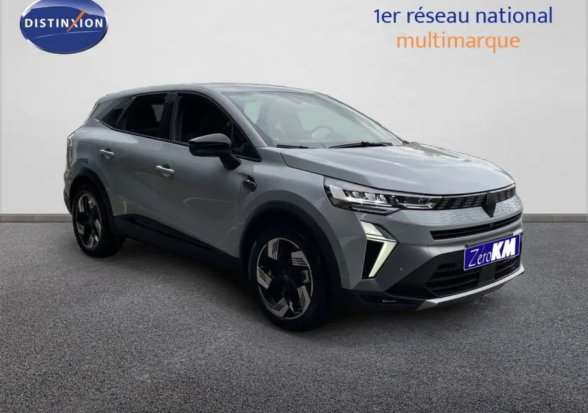 Vue 3/4 avant droite du Renault Symbioz gris Rafale métal avec feux LED et jantes noires distinctives.