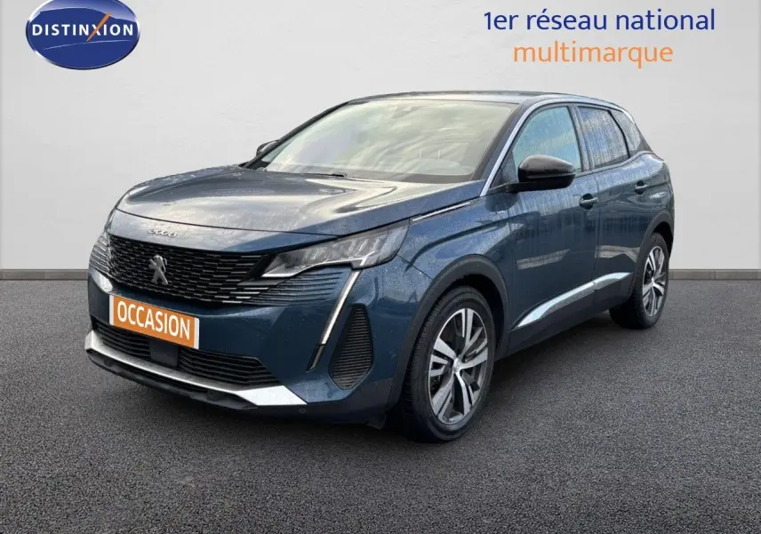 Peugeot 3008 hybride rechargeable bleu Célèbes métal, vue 3/4 avant droit avec calandre et phares LED distinctifs.