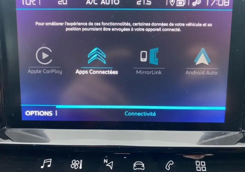Écran tactile du système multimédia CITROEN C5 Aircross 2019 affichant les options Apple CarPlay, MirrorLink et Android Auto.