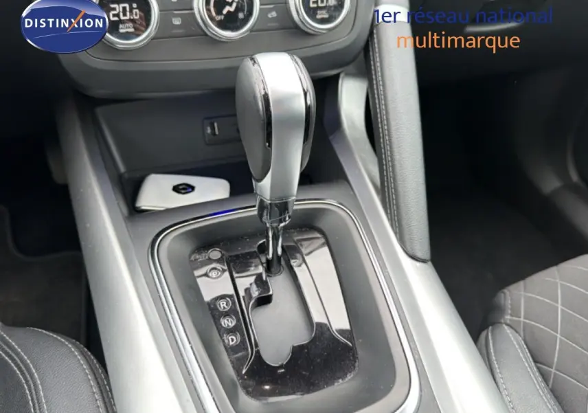 Gros plan sur la console centrale et levier de vitesse automatique du Renault Kadjar 1.5 Blue dCi Intens 2021.