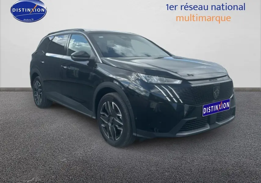 Peugeot 5008 Hybrid 145 allure e-dcs6 noir, vue 3/4 avant droit avec jantes alu et phares LED distinctifs.