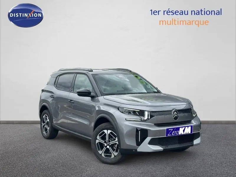 Citroën C3 Aircross gris Mercury vue 3/4 avant droit avec toit noir et jantes alu distinctives.