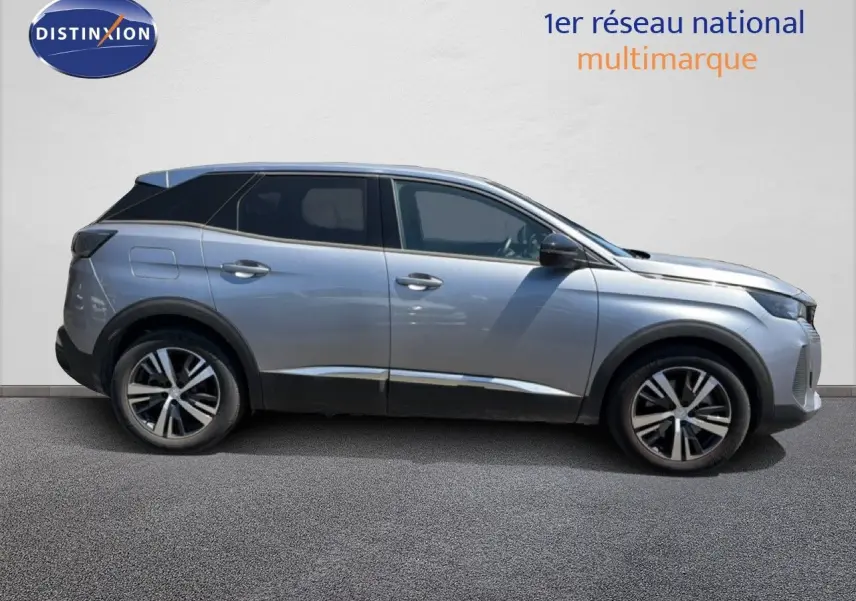 Peugeot 3008 Hybrid 180ch gris Artense métal, vue profil côté gauche sur fond neutre, jantes alliage visibles.