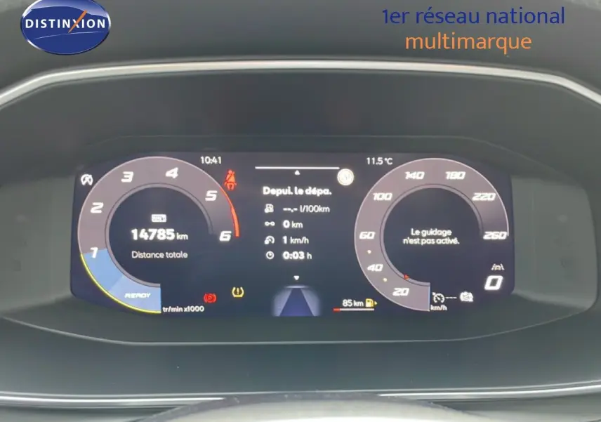 Tableau de bord numérique de SEAT LEON 2.0 TDI 115CH STYLE XL 2025, affichage vitesse, compte-tours et informations de conduite.