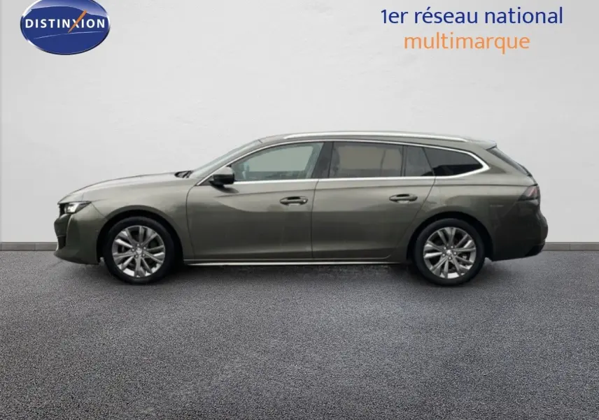 Peugeot 508 SW gris Amazonite métal vue de profil côté gauche sur fond neutre, break élégant et moderne.