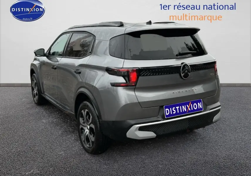Vue 3/4 arrière droite du Citroën C3 Aircross gris 2025 avec feux LED et jantes 17 pouces distinctives.