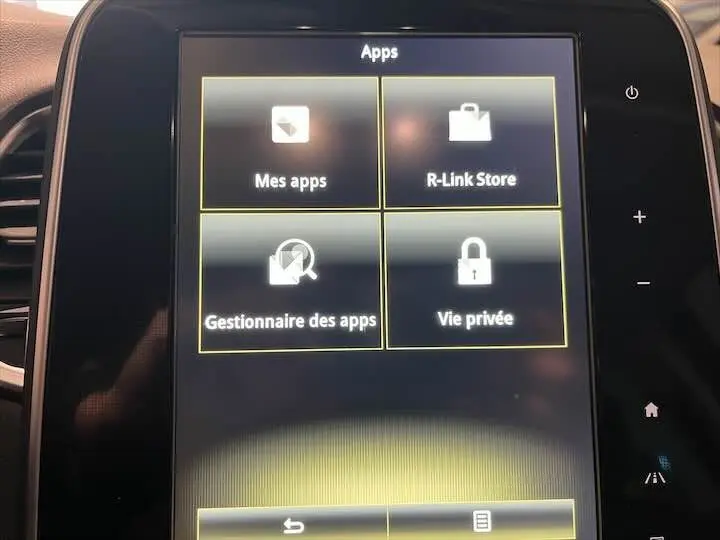 Écran tactile central du Renault Scenic IV DCI 160 Energy Intens affichant le menu des applications.