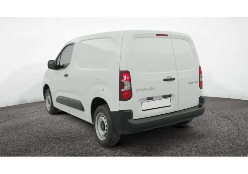 Vue 3/4 arrière droite du Citroën Berlingo blanc utilitaire avec portes arrière battantes et protections noires.