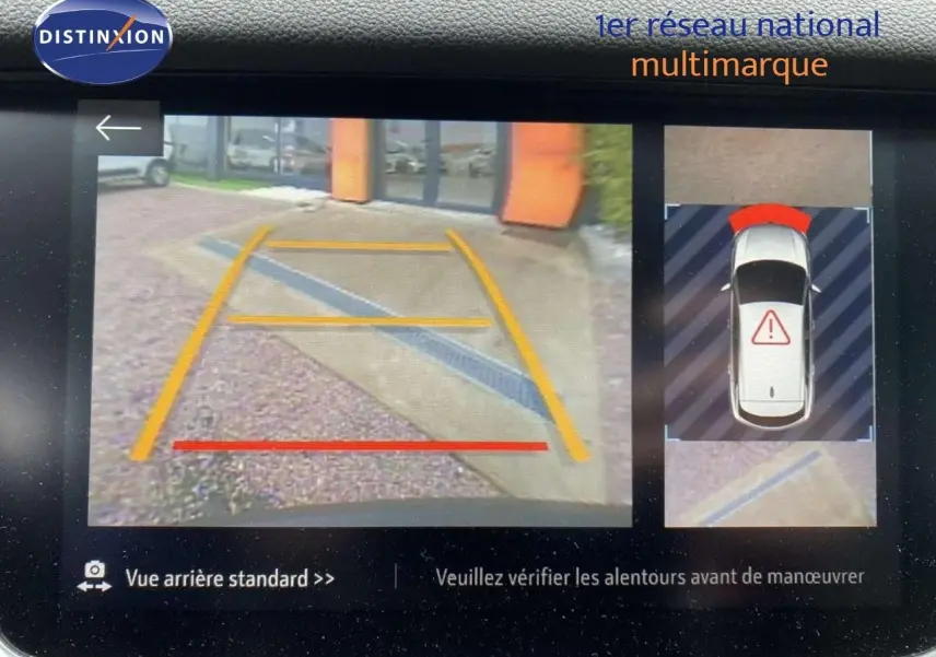 Affichage caméra de recul de l’Opel Grandland X pierre de lune métal, vue arrière avec lignes de guidage et alerte obstacle.