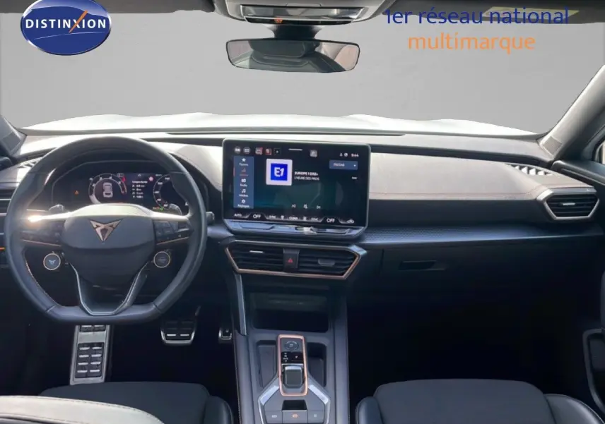 Intérieur noir du CUPRA Formentor 2.0 TDI 150CH DSG 2025, vue frontale sur tableau de bord et volant multifonction.