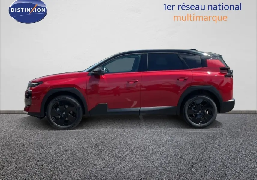 Profil côté gauche du Citroën C5 Aircross Hybrid rouge rubis métallisé avec jantes noires et toit noir contrasté.