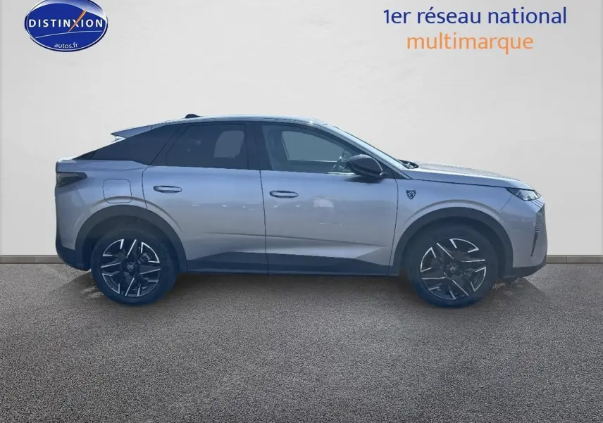 Profil droit du Peugeot 3008 gris Artense 2025 avec jantes alliage et toit noir contrasté.